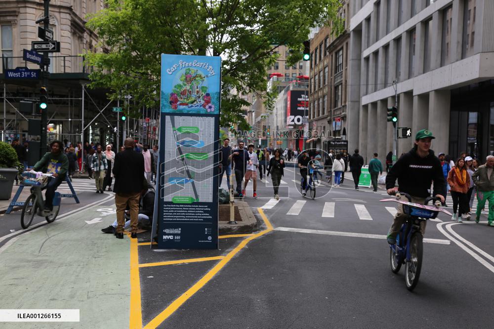 U.S.-NEW YORK-EARTH DAY-OPEN STREETS-CELEBRATIONS