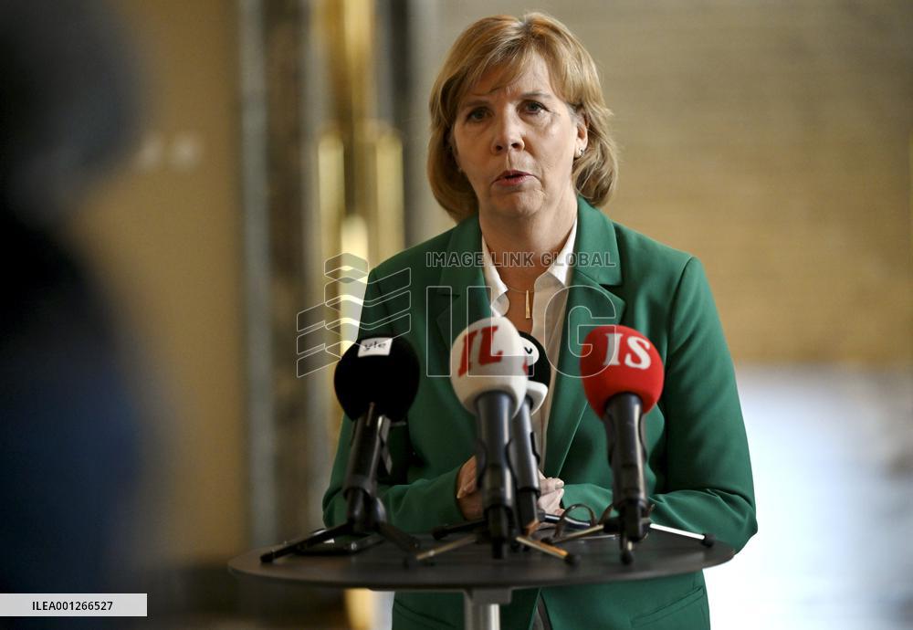 Preliminary meetings to form a new government
