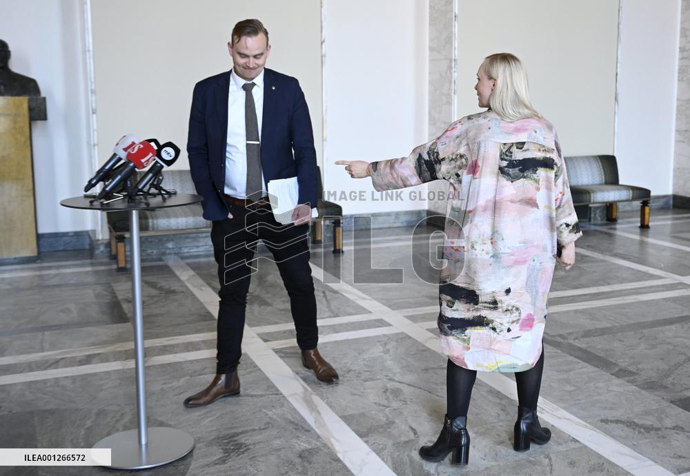 Preliminary meetings to form a new government