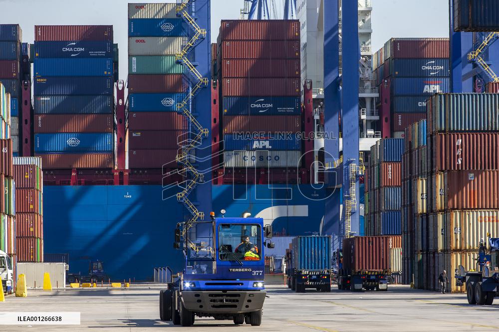 GREECE-PIRAEUS PORT-SINO-GREEK COOPERATION