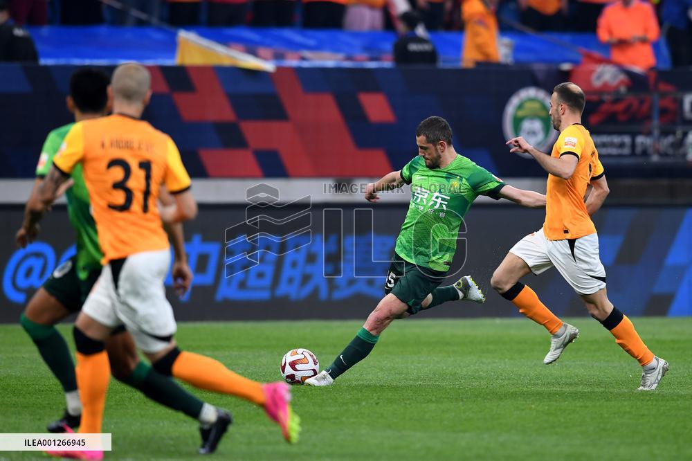 (SP)CHINA-QINGDAO-FOOTBALL-CSL-QINGDAO HAINIU VS BEIJING GUOAN (CN)