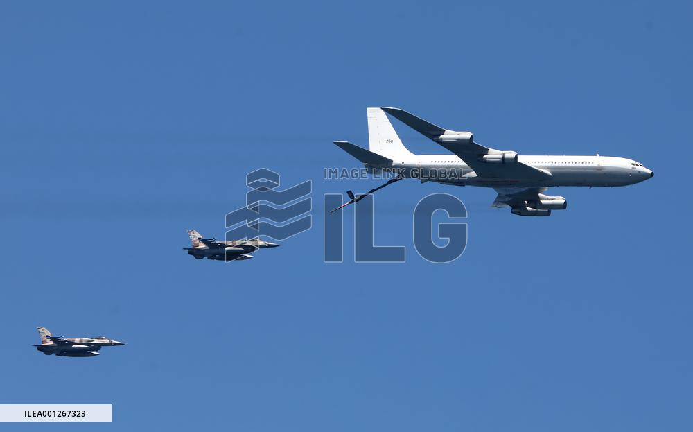 ISRAEL-TEL AVIV-INDEPENDENCE DAY-AIR SHOW