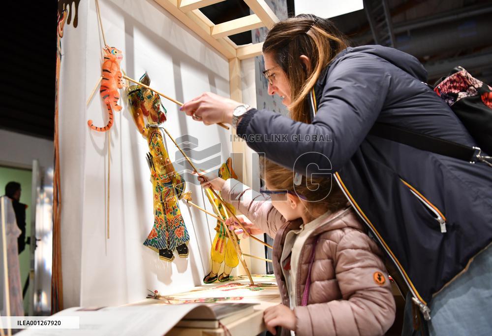 ITALY-FLORENCE-INT'L CRAFTS FAIR-CHINESE HANDICRAFT