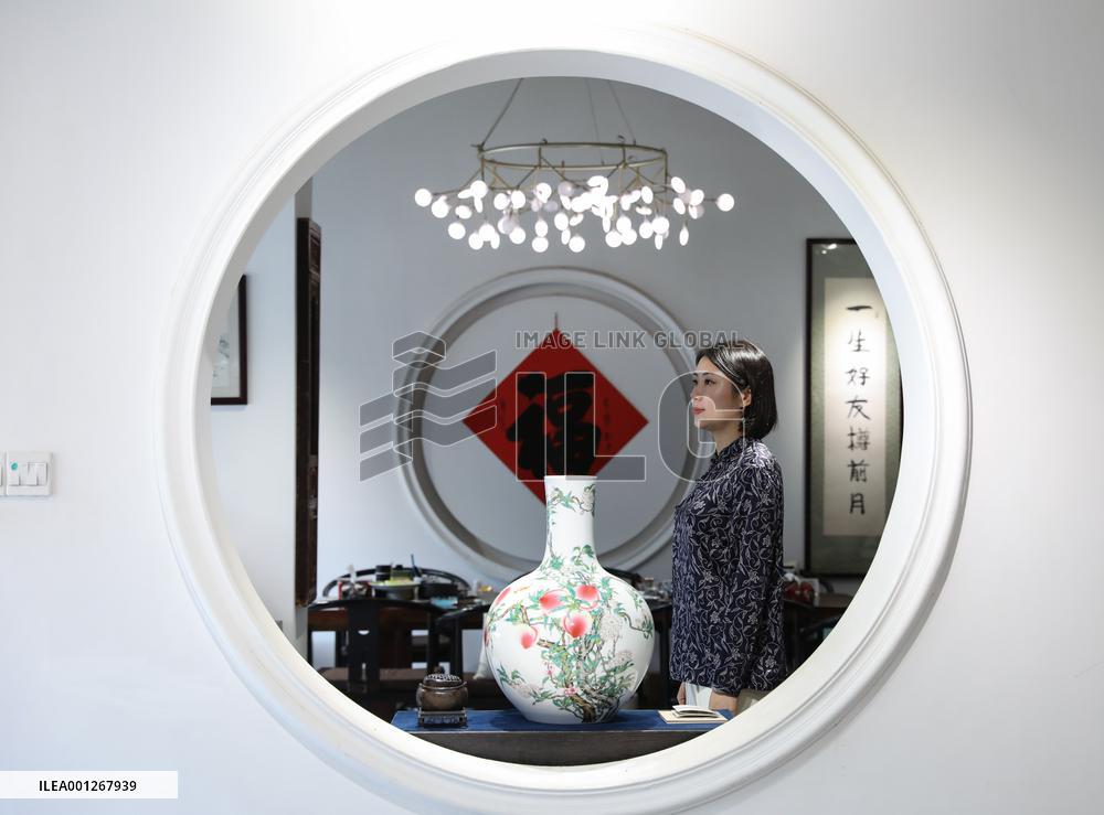 CHINA-JIANGXI-JINGDEZHEN-PORCELAIN MAKING-INHERITOR (CN)