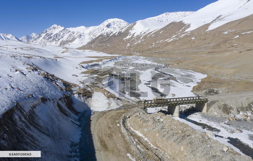 CHINA-XINJIANG-KHUNJERAB-SOLDIERS (CN)