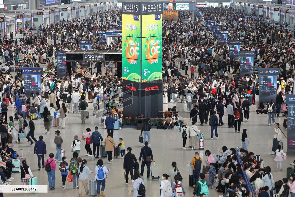 #CHINA-LABOR DAY-HOLIDAY-TRAVEL RUSH (CN)