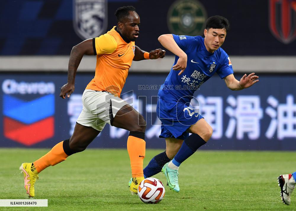 (SP)CHINA-HANGZHOU-FOOTBALL-CSL-WUHAN VS QINGDAO(CN)