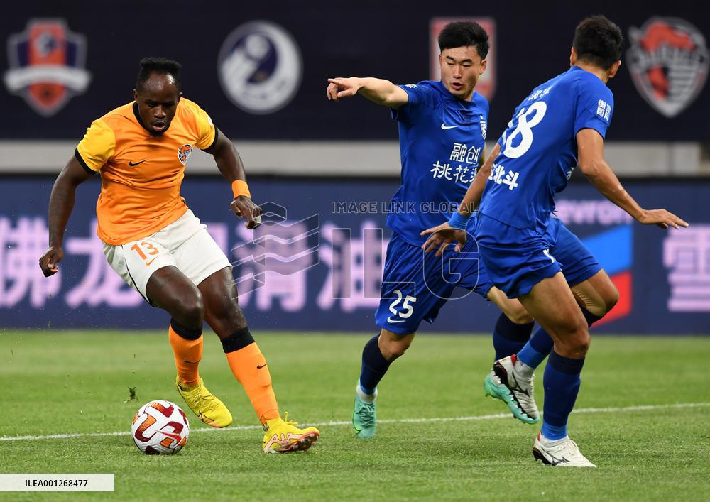 (SP)CHINA-HANGZHOU-FOOTBALL-CSL-WUHAN VS QINGDAO(CN)