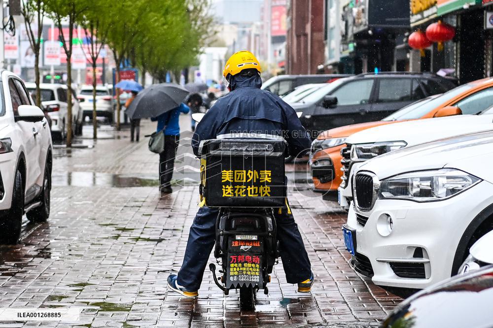 CHINA-INT'L WORKERS' DAY-WORKERS (CN)