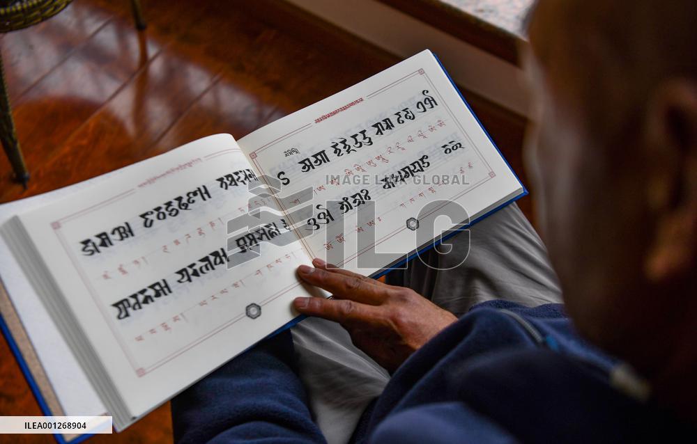 (InTibet) CHINA-TIBET-PALM-LEAF MANUSCRIPT-CONSERVATION (CN)