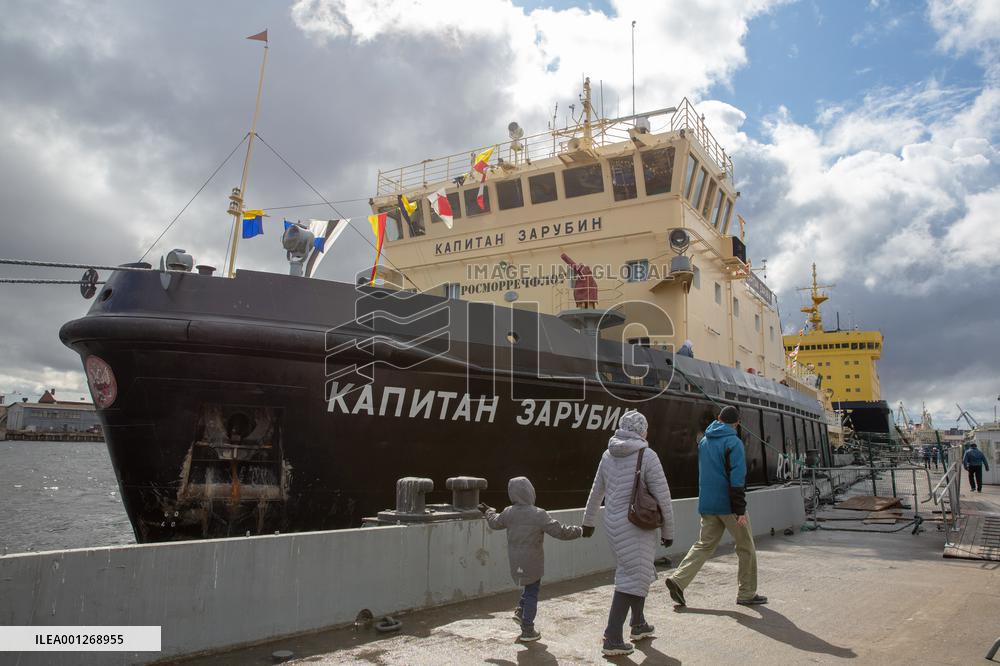 RUSSIA-ST. PETERSBURG-ICEBREAKERS FESTIVAL