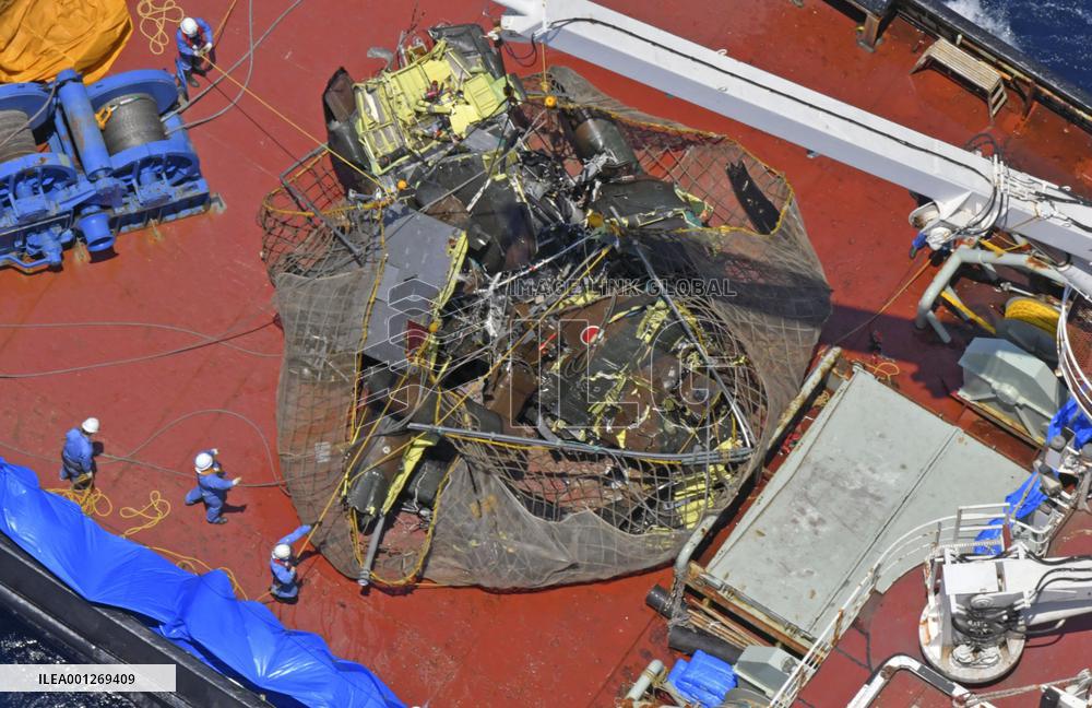 Part of wreckage of sunken Japan GSDF chopper recovered