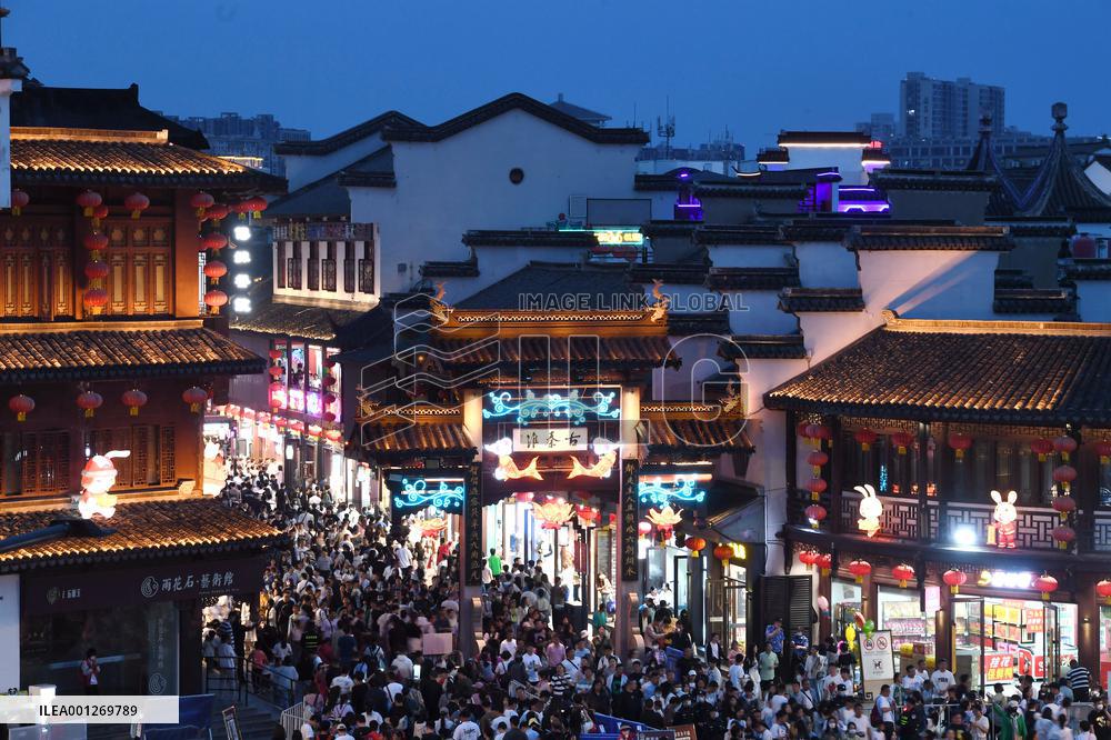#CHINA-LABOR DAY-HOLIDAY-NIGHT ECONOMY (CN)