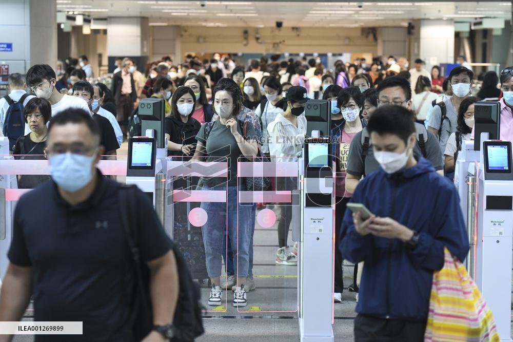 CHINA-GUANGDONG-SHENZHEN-LUOHU PORT (CN)