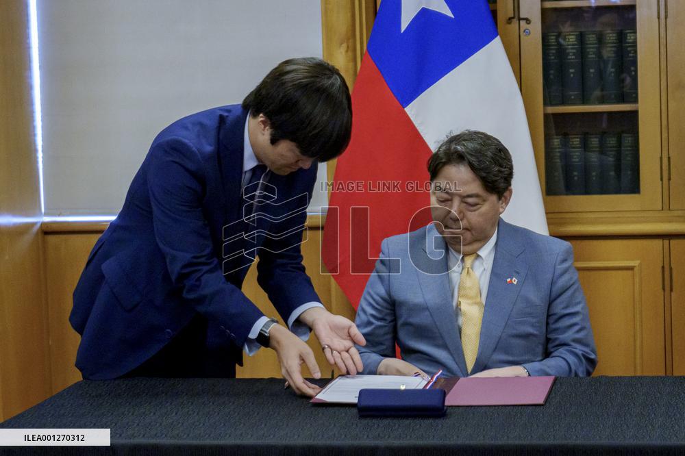 Minister of Foreign Affairs of Japan Yoshimasa Hayashi Visits Ch