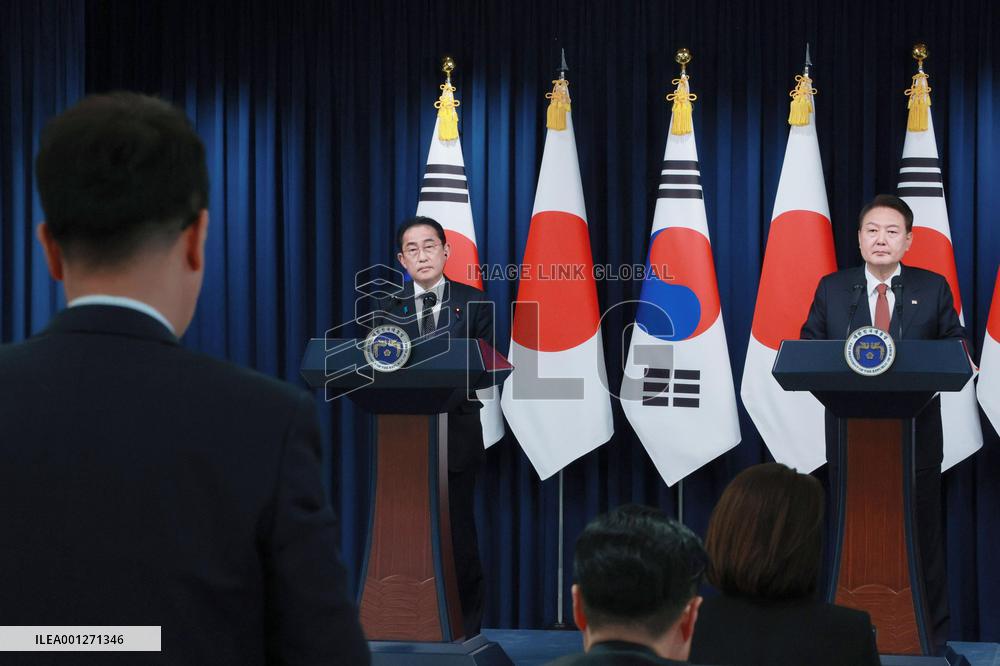 Japan-S. Korea summit