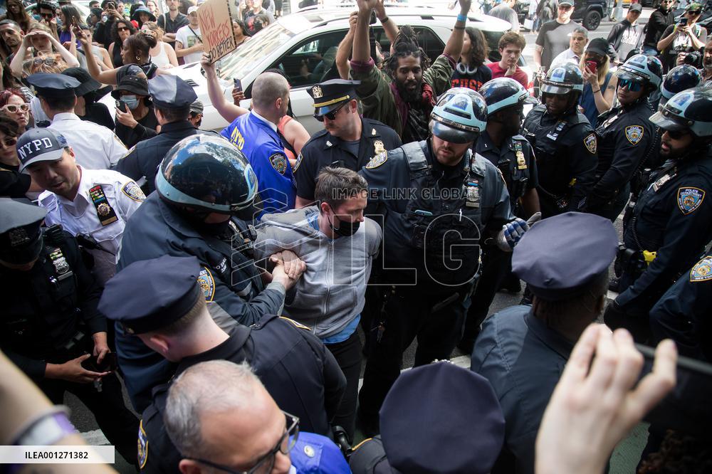 U.S.-NEW YORK-BLACK MAN-DEATH-PROTEST