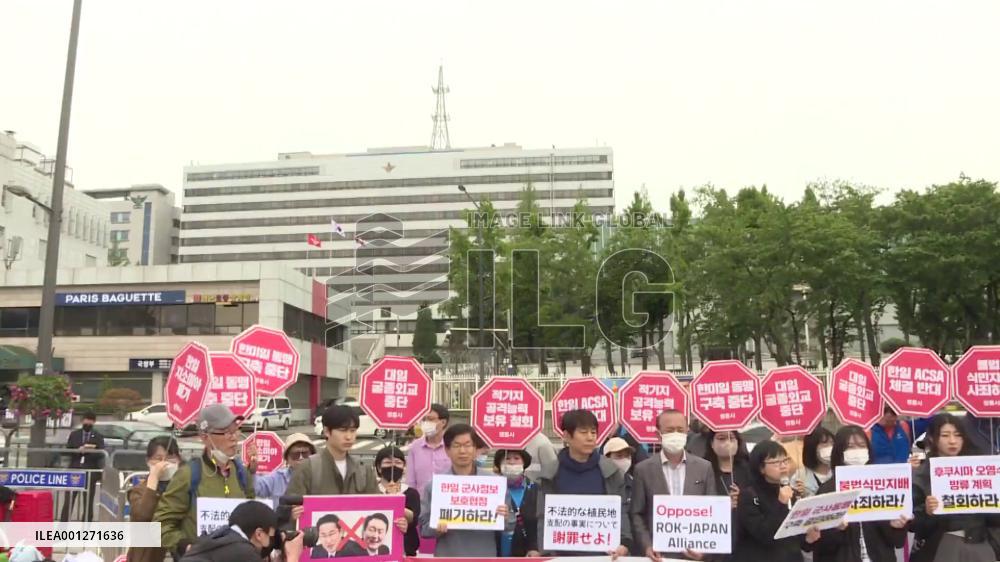 South Koreans protest Japanese PM's visit to Seoul