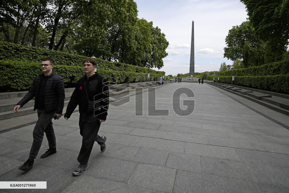 Tomb of Unknown Soldier in Kyiv