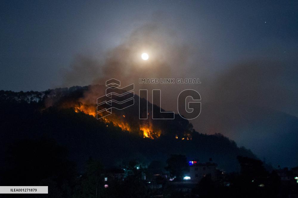NEPAL-LALITPUR-WILDFIRE