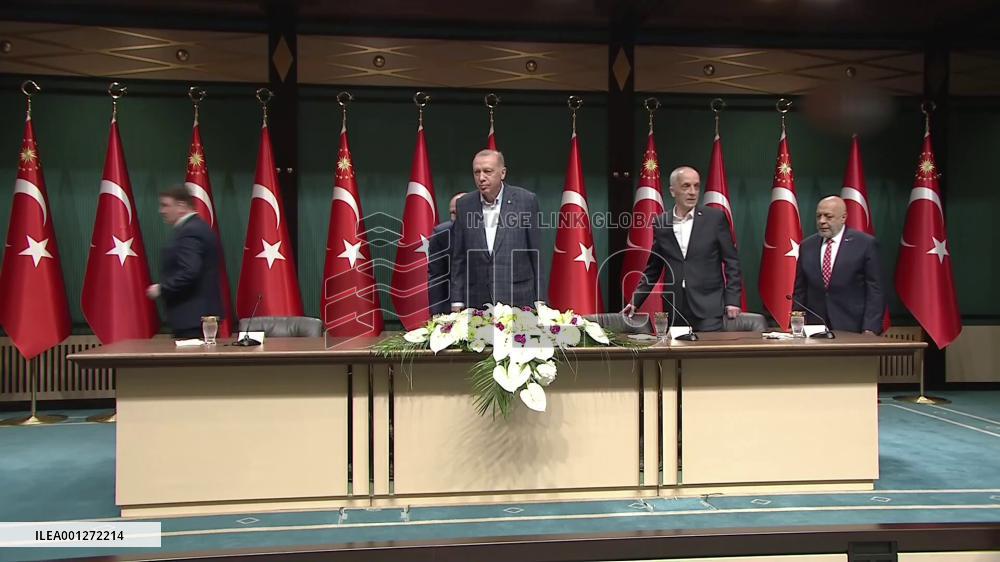 Turkish president hikes public worker salaries by 45 pct ahead of elections
