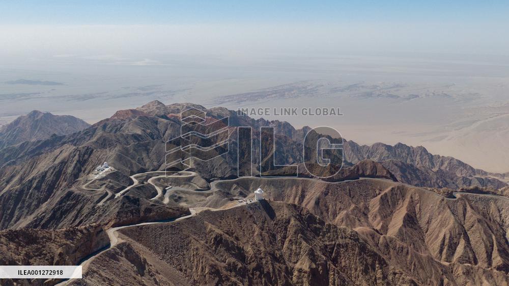 Xinhua Headlines: China develops cutting-edge observatory on "roof of the world"