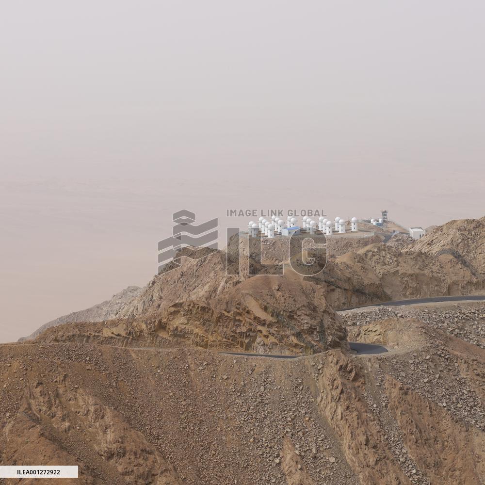 Xinhua Headlines: China develops cutting-edge observatory on "roof of the world"