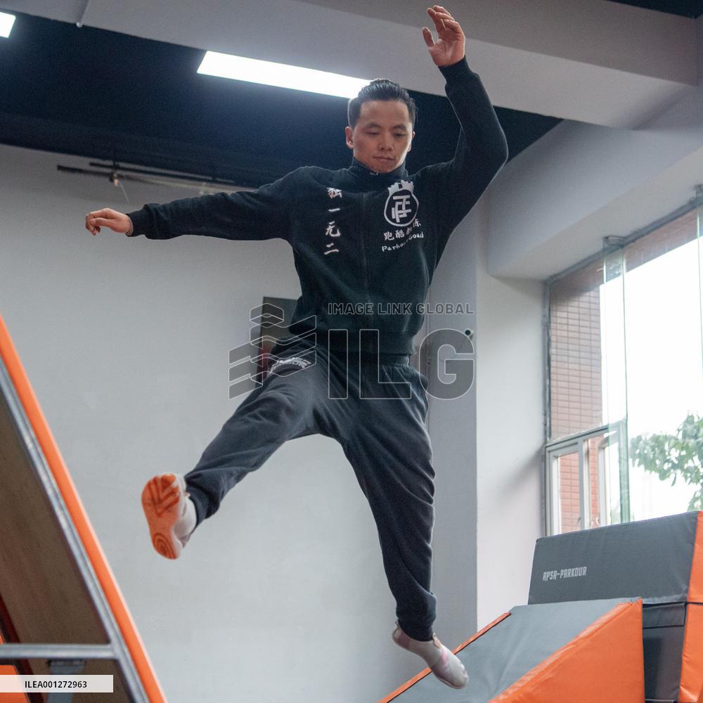 (SP)CHINA-CHONGQING-PARKOUR(CN)