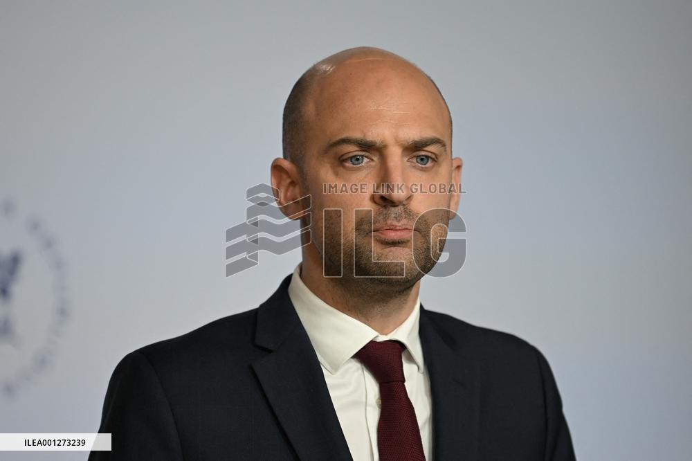 Weekly Cabinet Meeting Press Conference - Paris