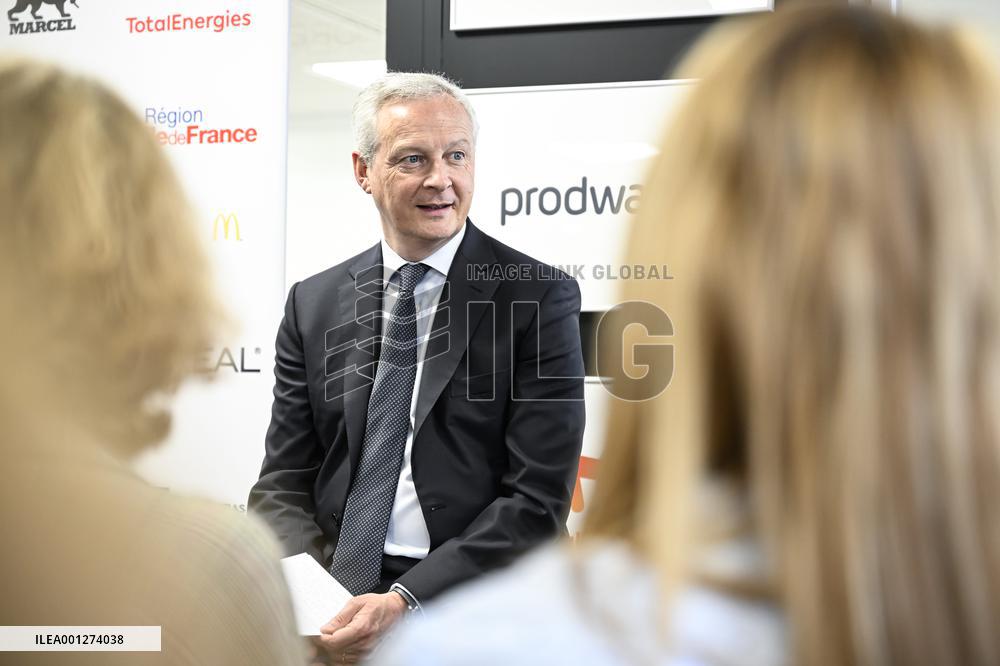 Inauguration Of The New Class Of l’Escalator - Levallois