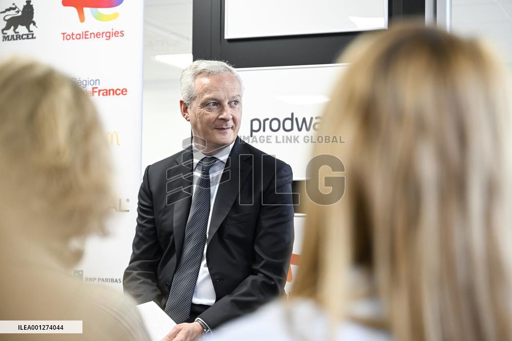 Inauguration Of The New Class Of l’Escalator - Levallois