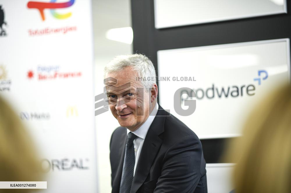 Inauguration Of The New Class Of l’Escalator - Levallois