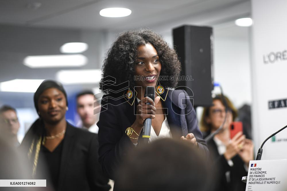 Inauguration Of The New Class Of l’Escalator - Levallois