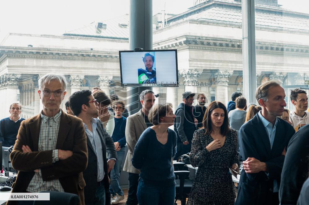 Minute Of Silence In Tribute To The AFP Journalist Who Died In Ukraine - Paris