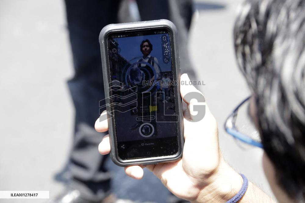 Daft Punk Fans At 10th Anniversary Of Random Access Memories - Mexico