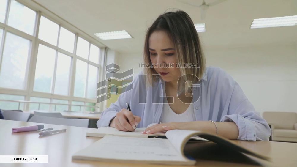 We feel at home in China: Kazakh student learning TCM