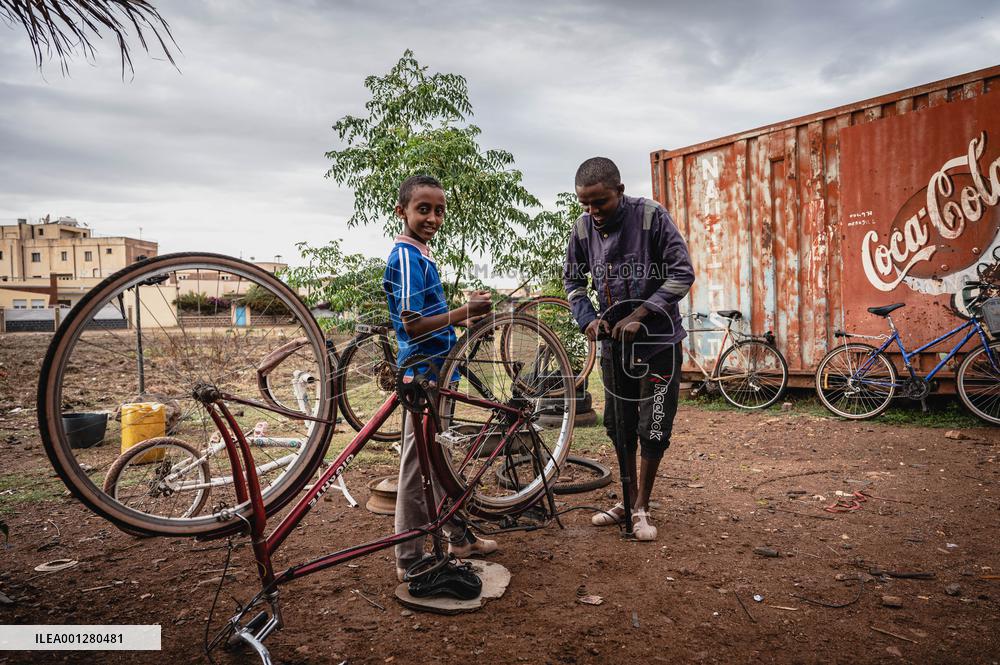 ERITREA-ASMARA-BIKE-DAILY LIFE