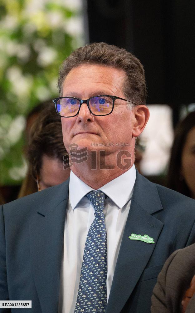 President Macron meets Representatives of ProLogium - Dunkirk