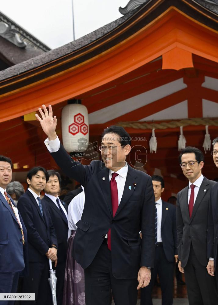 Japan PM Kishida in Hiroshima ahead of G-7 summit