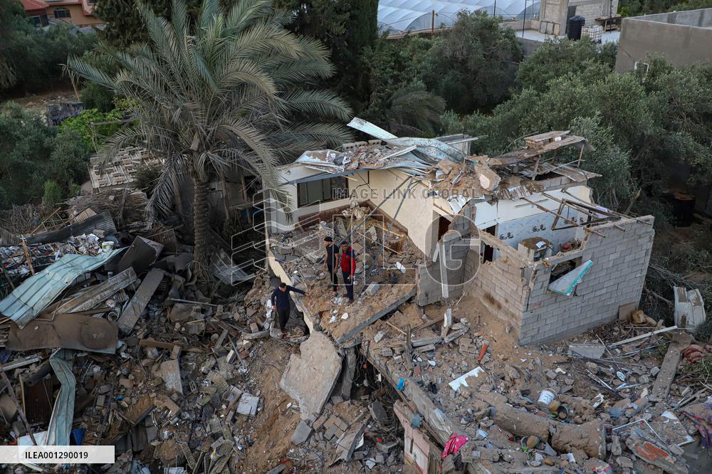 MIDEAST-GAZA CITY-AIRSTRIKES-DAMAGE