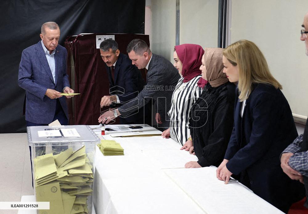 Erdogan Votes during Presidential And Parliamentary Elections - Istanbul