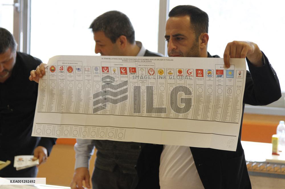 Votes Counting - Istanbul