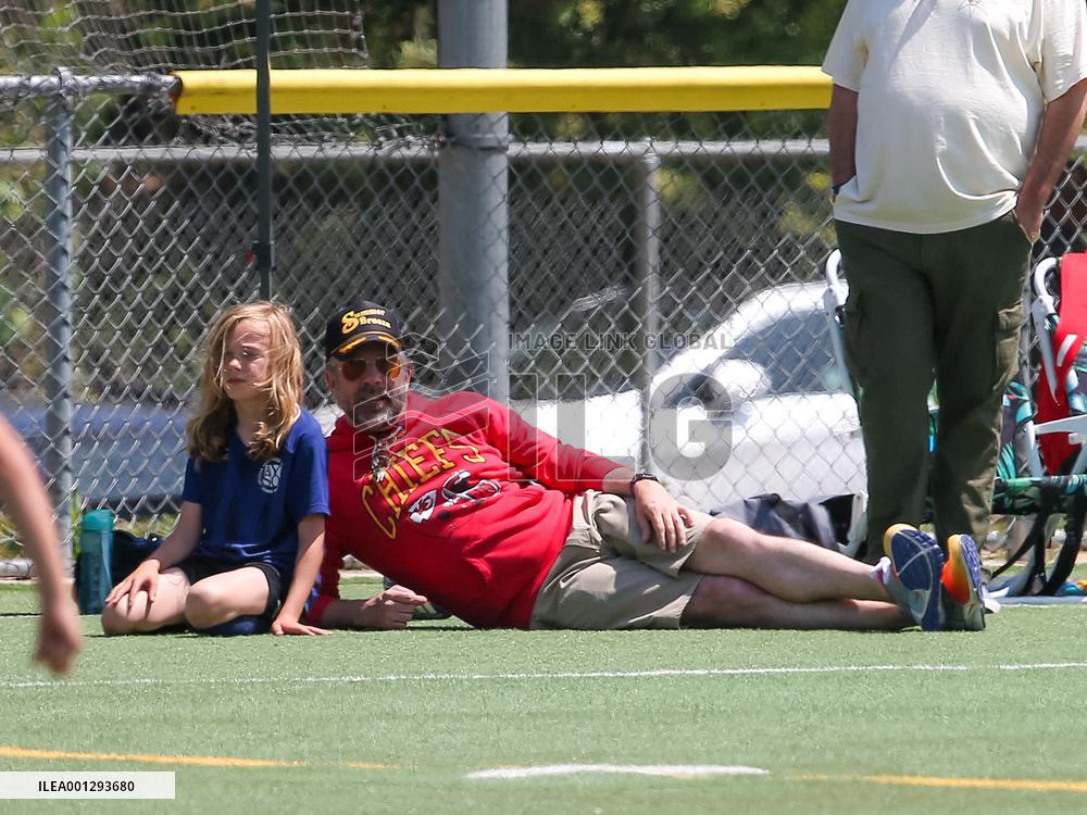 Jason Sudeikis At Son's Soccer Practice - LA