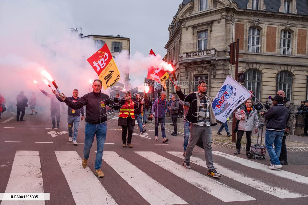 Demonstration Against Government's Pensions Reform - Versailles