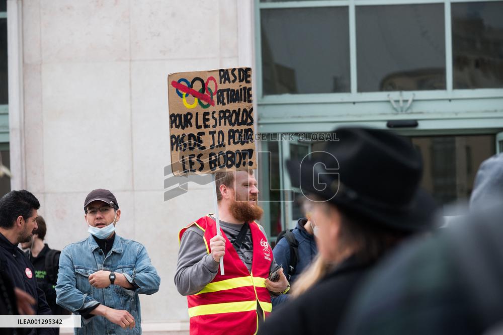 Demonstration Against Government's Pensions Reform - Versailles