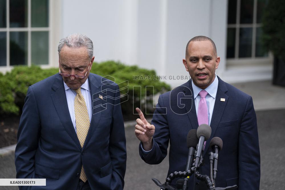 Senator Schumer and  Representative Jeffries Speak to Reporters at White House - Washington