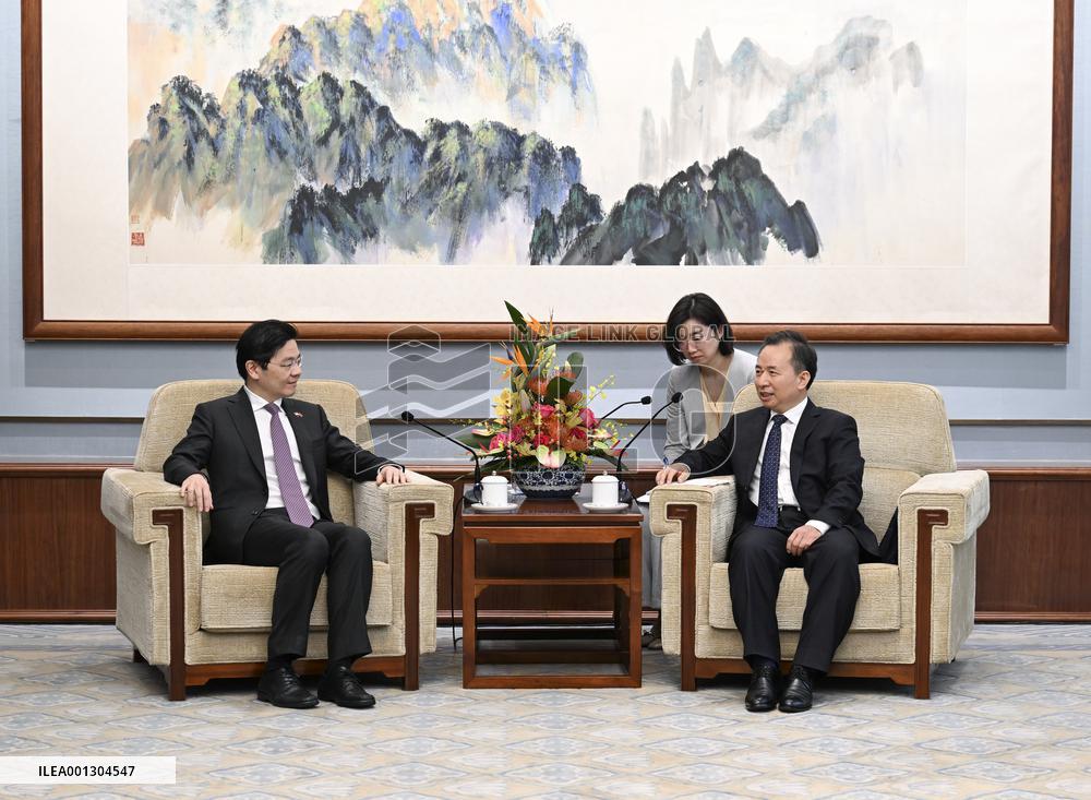 CHINA-BEIJING-LI GANJIE-SINGAPORE-DEPUTY PM-MEETING (CN)