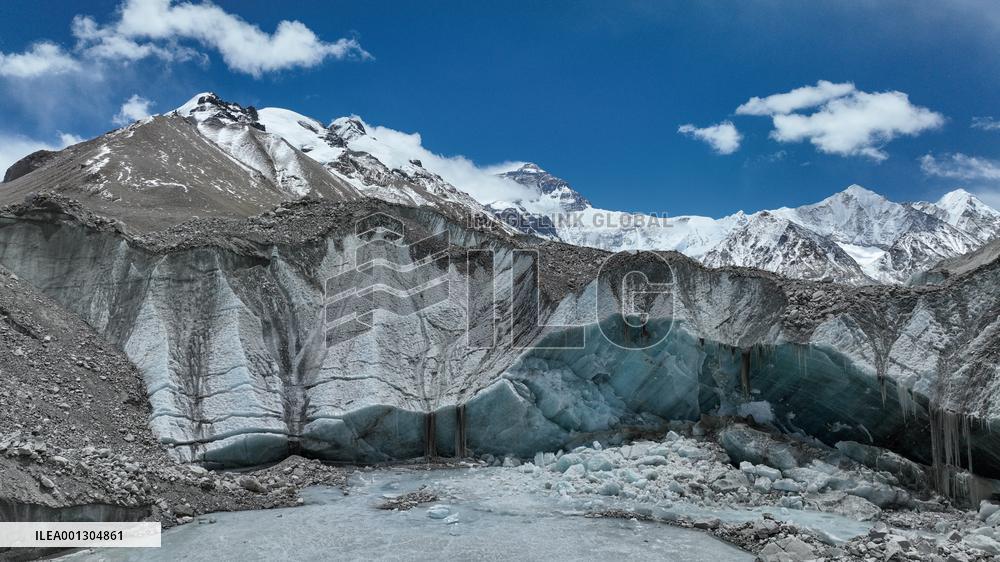 (InTibet) CHINA-TIBET-MOUNT QOMOLANGMA-RONGBUK GLACIER (CN)