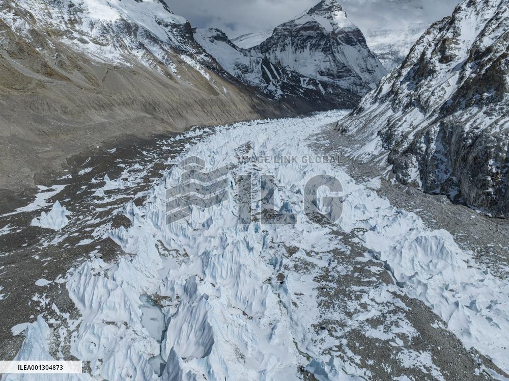 (InTibet) CHINA-TIBET-MOUNT QOMOLANGMA-RONGBUK GLACIER (CN)