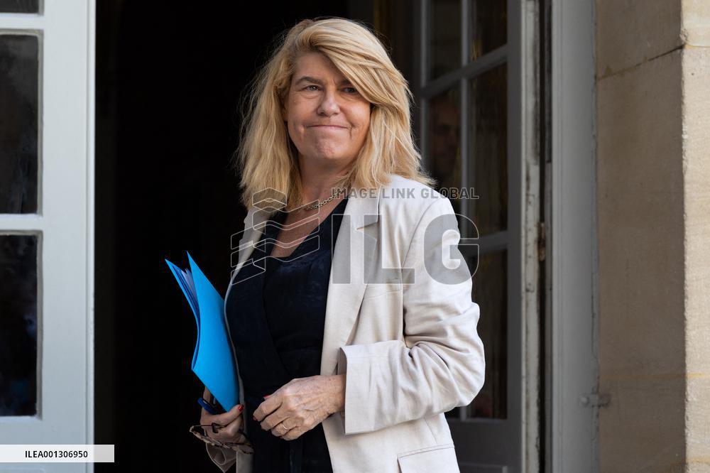 Mayor Yannick Morez meets with Elisabeth Borne - Paris